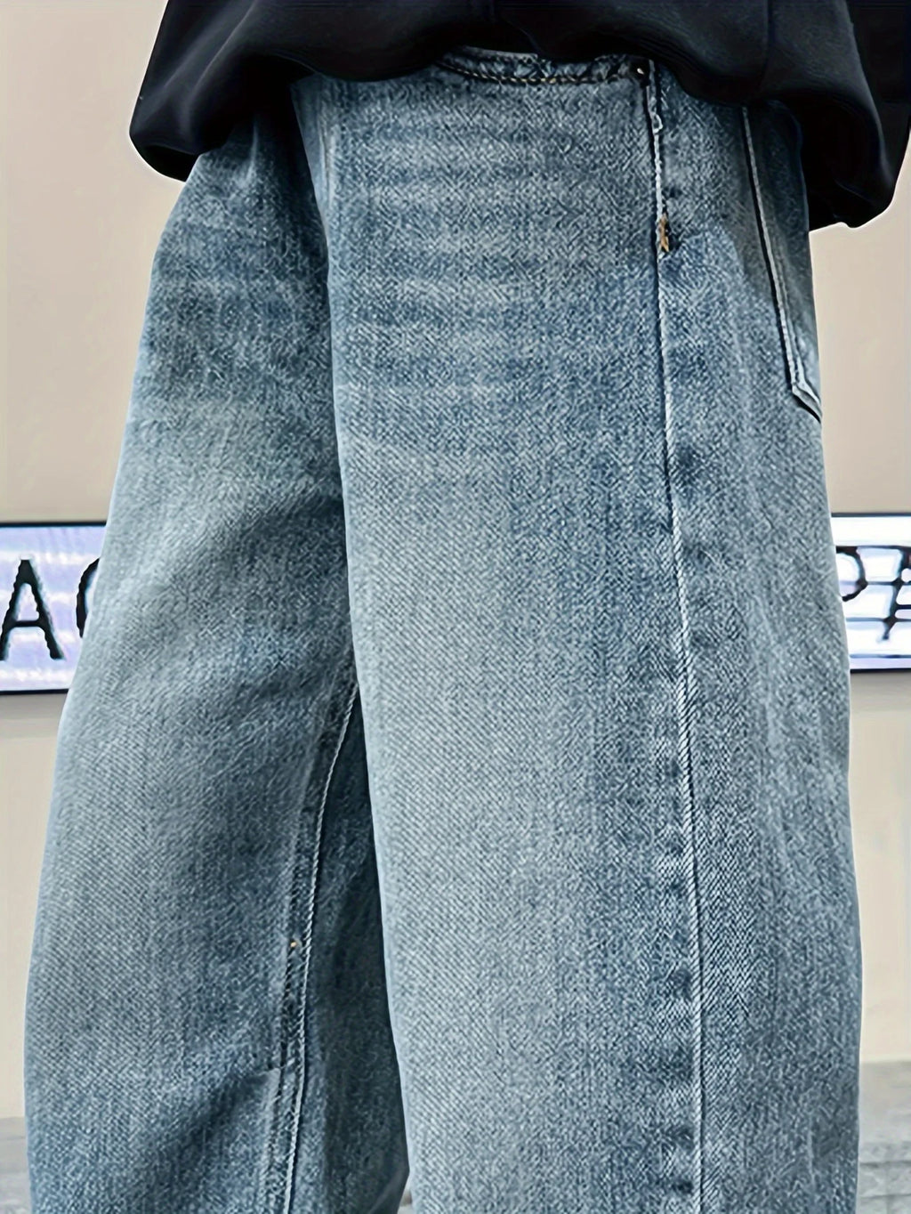 Boy's fashionable street-wear versatile and stylish loose jeans, casual long pants for daily wear